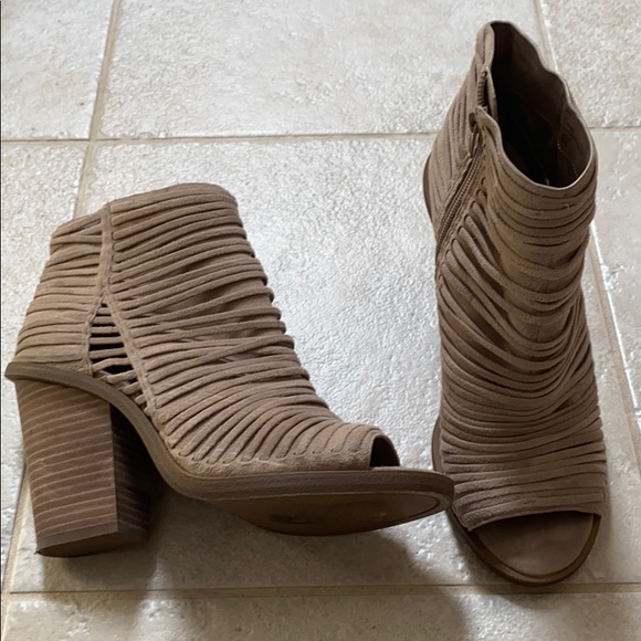 Vince Camuto Shoes - Vince Camuto open toe leather bootie size 8